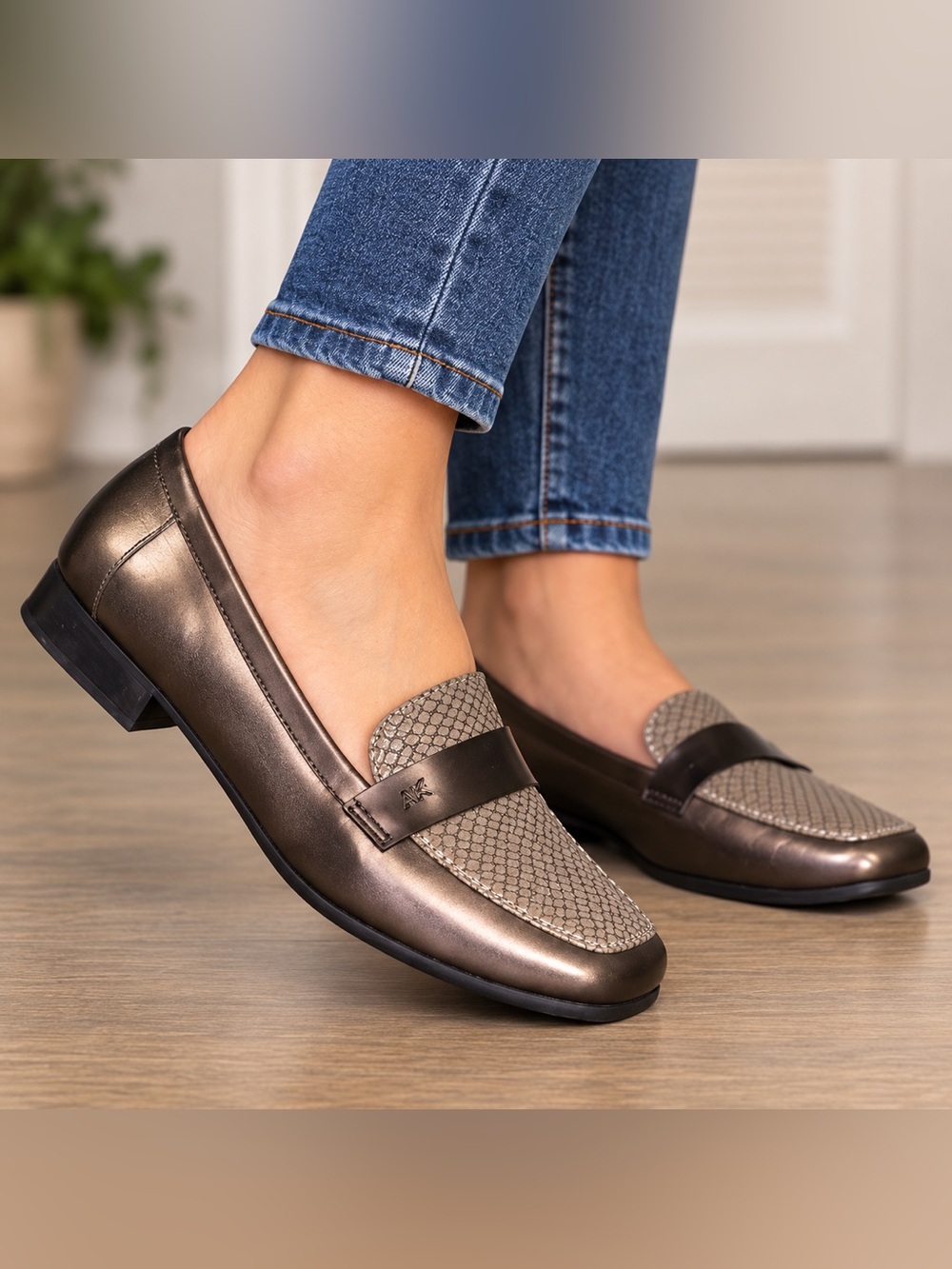 Anne Klein iFlex Bronze Snakeskin Loafers Women’s 10M Comfort Flats VGUC